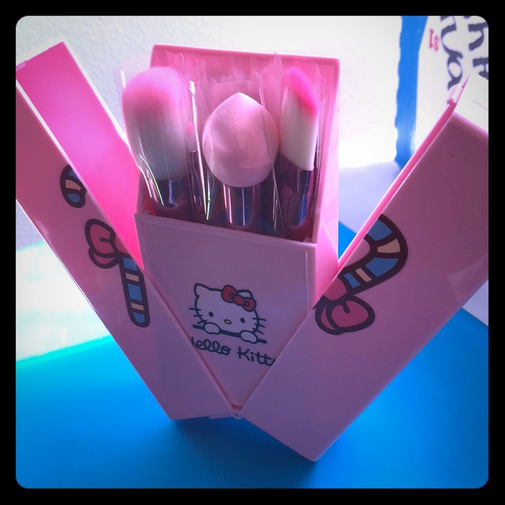Hello Kitty brush set